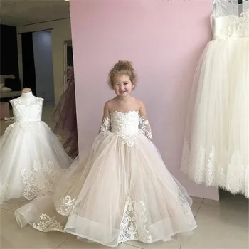 

Lovely Champagne Long Sleeves Flower Girl Dresses For Weddings Lace Appliques Bow Girls Pageant Dress Prom Kids Communion Gowns