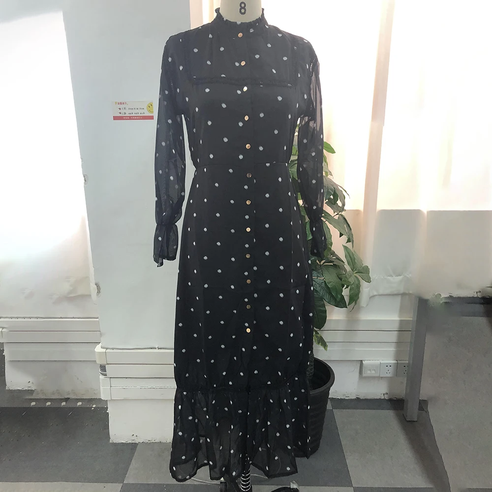 Элегантное женское длинное платье с оборками винтажное черное в горошек