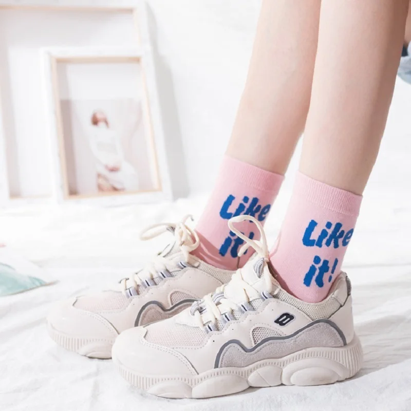 Оригинальные хлопковые кавайные осенне-зимние женские носки с героями