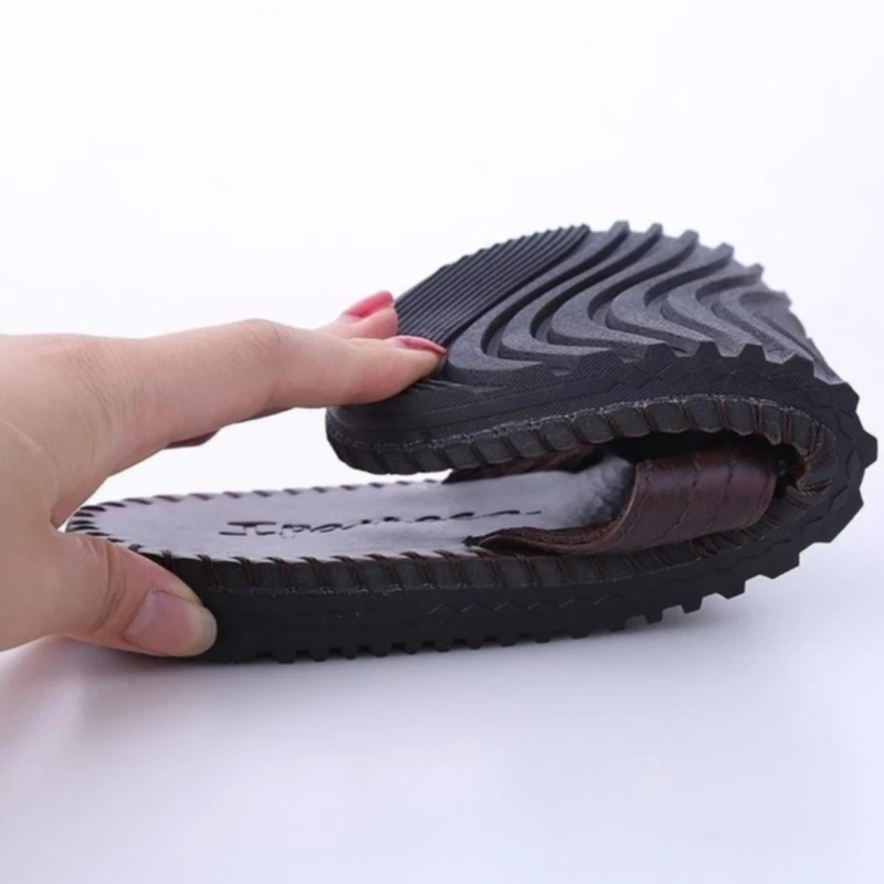 Men Flip Flops Summer British Wind Sandals Non-slip Thick Bottom Flat Heel Beach Shoes Casual Fashion Sideline Slippers