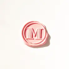 Индивидуальный дизайн одна восковая печать с инициалами напечатанное Свадебное приглашение сургучные печати комплект персональный логотип воск штамп Свадебный логотип