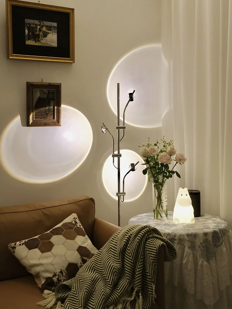 Атмосферная лампа для спальни креативная сетевая Напольная Лампа с красным