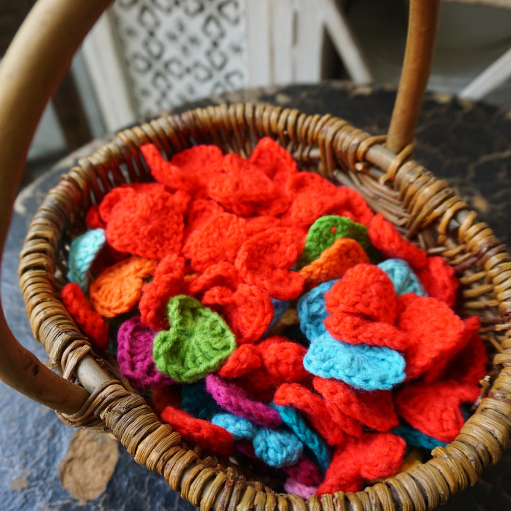 100pcs Acrylic Colorful Crochet Hearts Clothes Appeal DIY Pad Accessory Handmade Knitted Clothing Patch Girl's Headwear