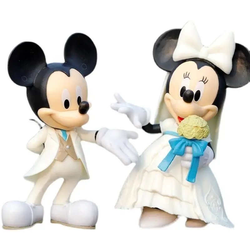 mickey mouse and minnie mouse drawings holding hands