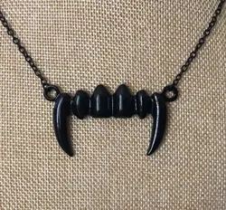 Gothic Black Vampire Teeth Charm Necklace - Unique NUGOTH Jewelry with Bleeding Tusk Pendant Gift - 45cm