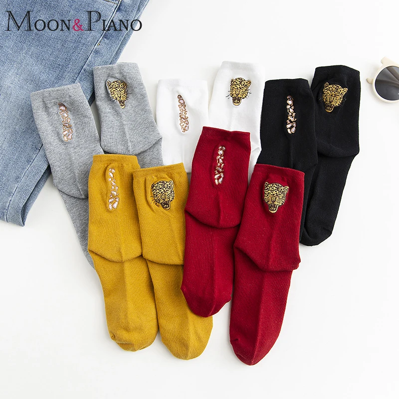 Для женщин осень-зима Новые забавные носки 5 цветов для девочек с рисунками из мультфильмов, футболки с изображением леопарда, с вышивкой для девочек; модные детские носки женские хлопчатобумажные носки