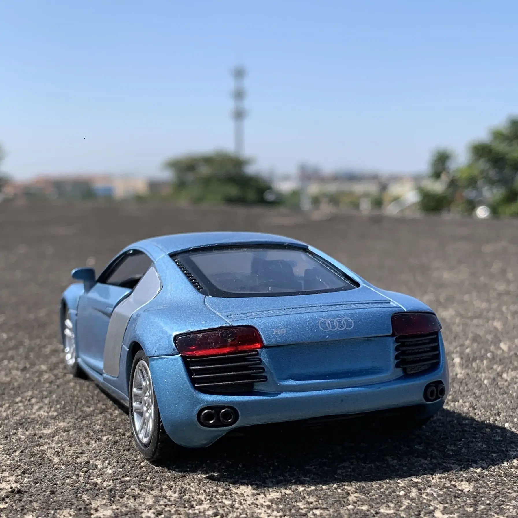 1/32 специальный литой металлический классический спортивный автомобиль R8 модель длина 14 см домашний дисплей Коллекция игрушек для детей
