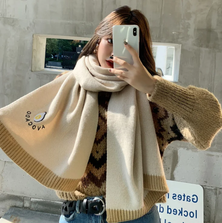 

Ins scarf female winter Korean version Japanese avocado embroidery thickened soft girl student wool Bib wave