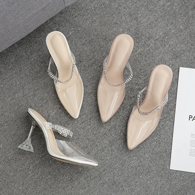 

2020 New Explosion Models Transparent Rhinestone Pointed Heel Sandals