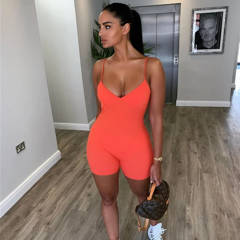 Женский комбинезон на бретелях спагетти с глубоким V образным вырезом| |