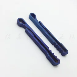 Porte clé multifonctionnel en alliage de titane, boucle de ceinture créative, outil de défense de sécurité pour l'alpinisme en plein air, EDC THJ04 