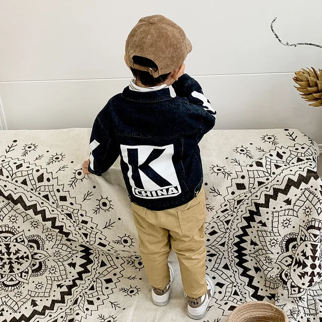 Куртки для мальчиков 2, 3, 4, 5, 6 лет осенне-зимняя утепленная плюшевая джинсовая куртка для мальчиков, детская одежда высококачественные пальто для малышей