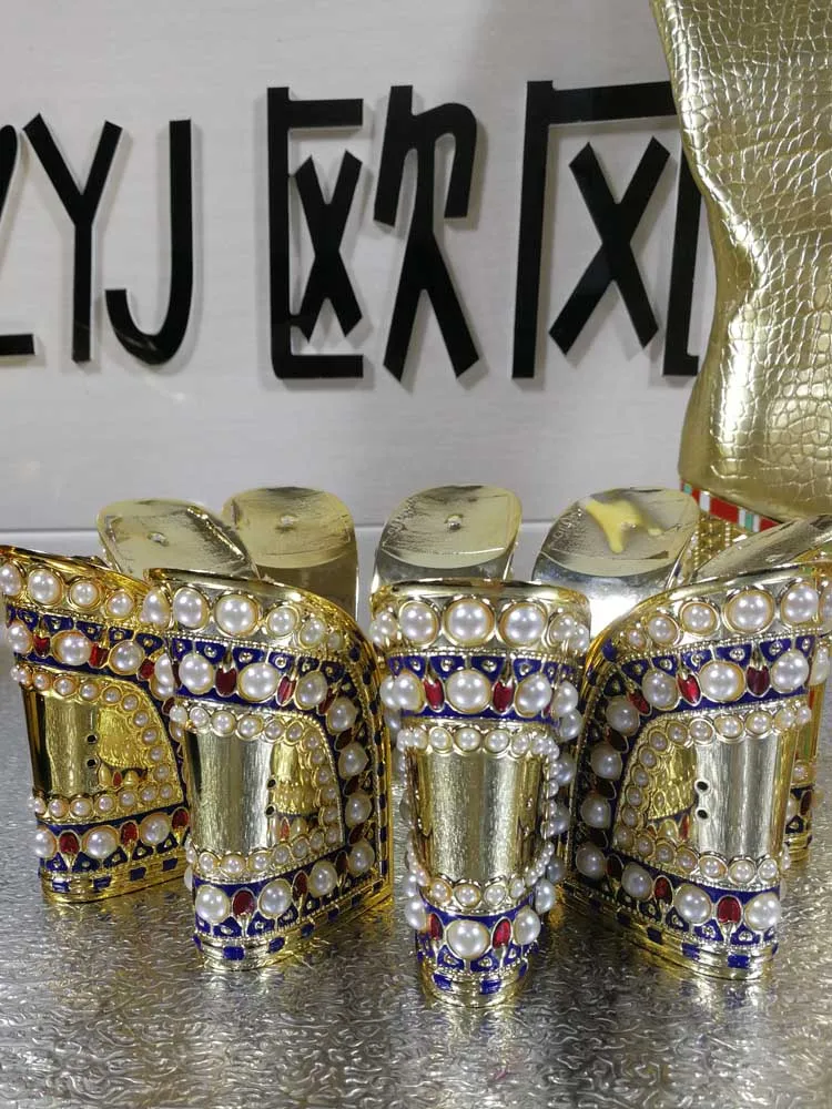 Роскошный дизайн; кожа из микрофибры; цвет золотой; Каблук 10 см; короткая плюшевая стелька; модель года; модные женские сапоги до колена; женская обувь