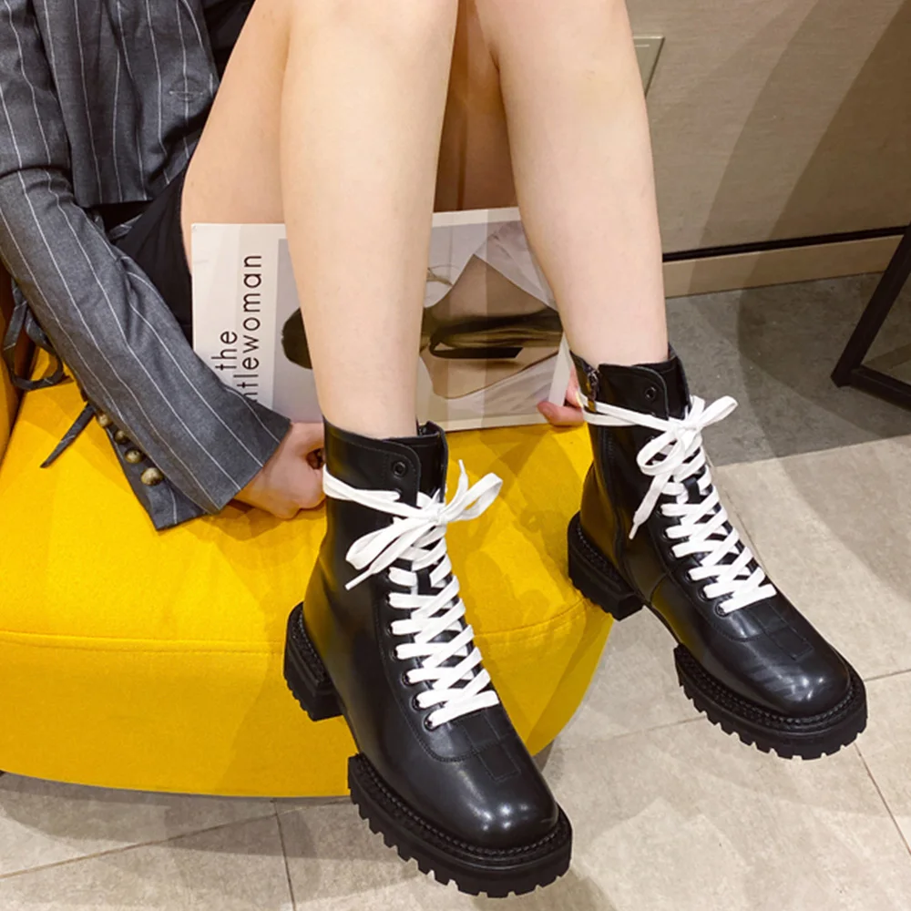 2020 Winter New Fashion Crimping Martin Boots Strap Contrast Color Fashion Short Boots Comfortable Women's Shoes Lace UpE301L