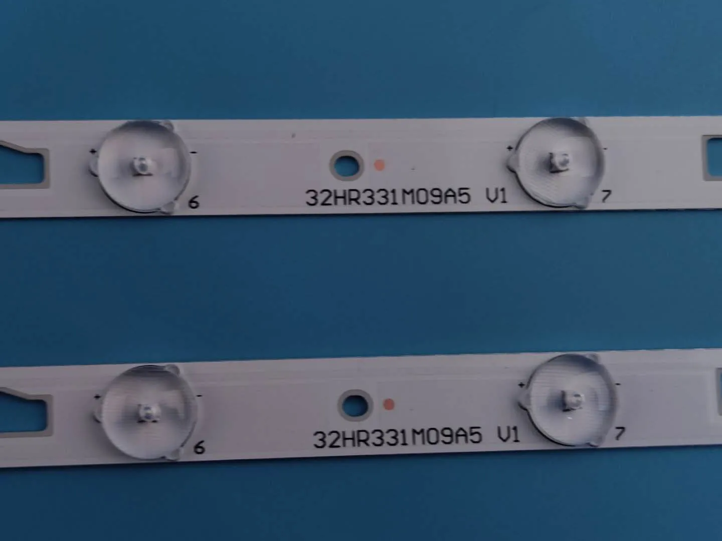 Новинка Светодиодная лента для подсветки D32TS7202 32HR331M09A5 V1 4C LB3209 HR3 KL TS01 LA0RC2R2 2