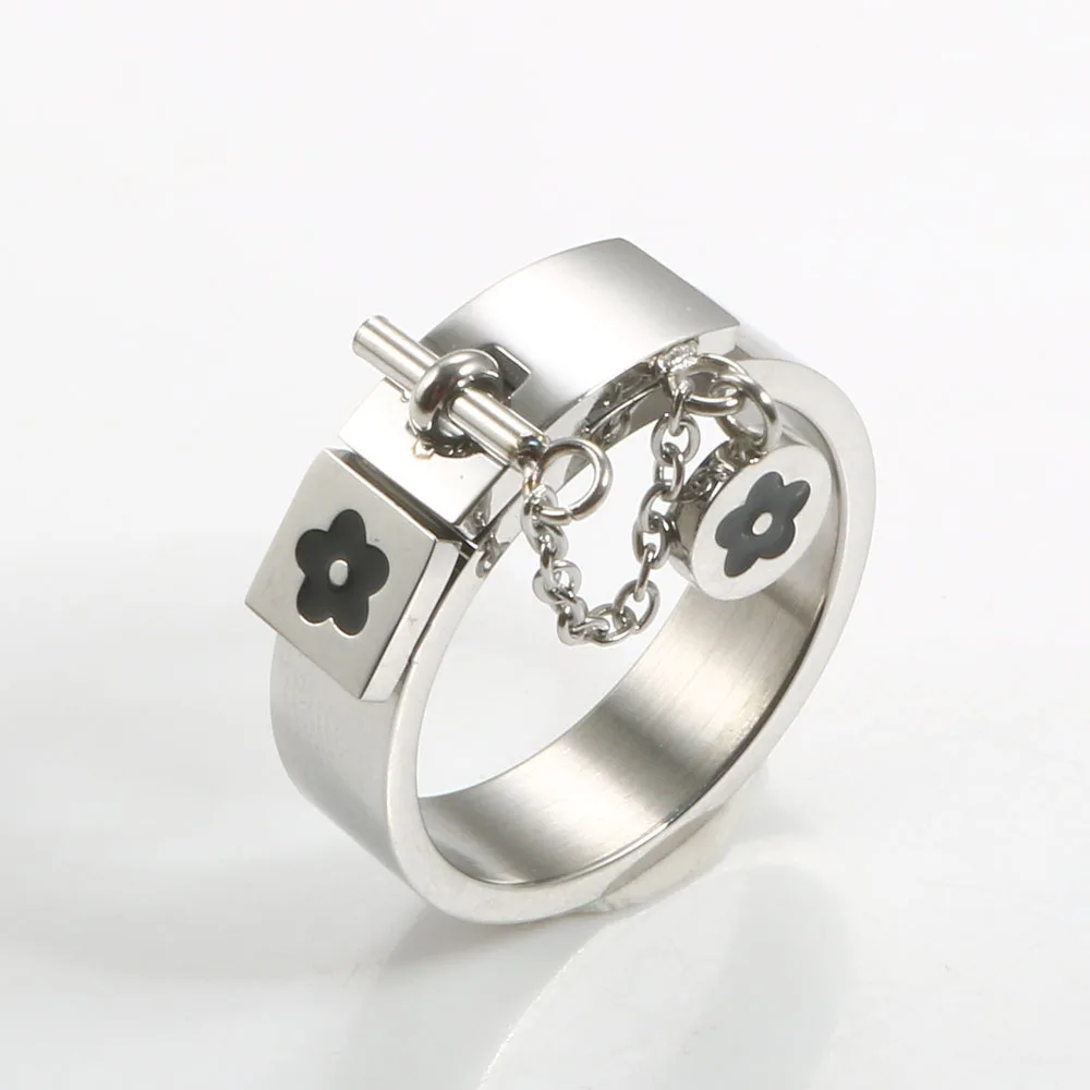 Gold Rings Stainless Steel Rings Finger Rings Luxury Gold Color Stainless Steel Ring Lucky Flower Charm Rings Jewelry Gift For Women Girls Wedding Party Finger Rings