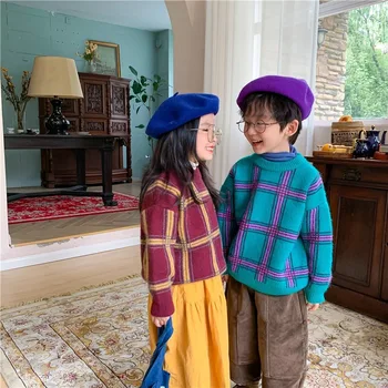 

Thicken Kids Girls and Boys Sweater with A Grid 2-7yrs Children Girls Pullover Sweaters Green/red Color Kids Round Neck Sweaters