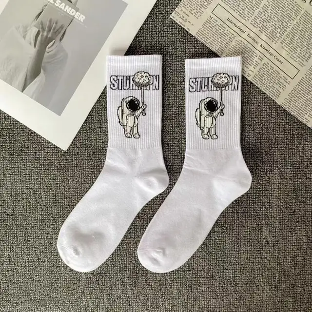 Street fashion creative Travis Scott socks interesting design pattern hip hop men socks happy novelty crew men socks 32