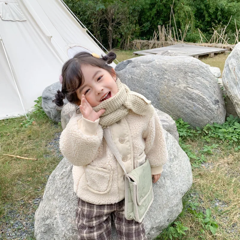 Детская зимняя теплая куртка для маленьких мальчиков и девочек в Корейском стиле; утепленная короткая бархатная куртка; Детское пальто из овечьей шерсти
