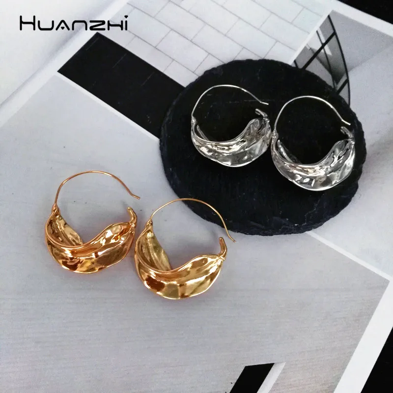 

HUANZHI 2019 New Office Fashion Exaggeration Irregular Geometric Texture Metal Hoop Earrings For Women Girl Party Travel Jewelry