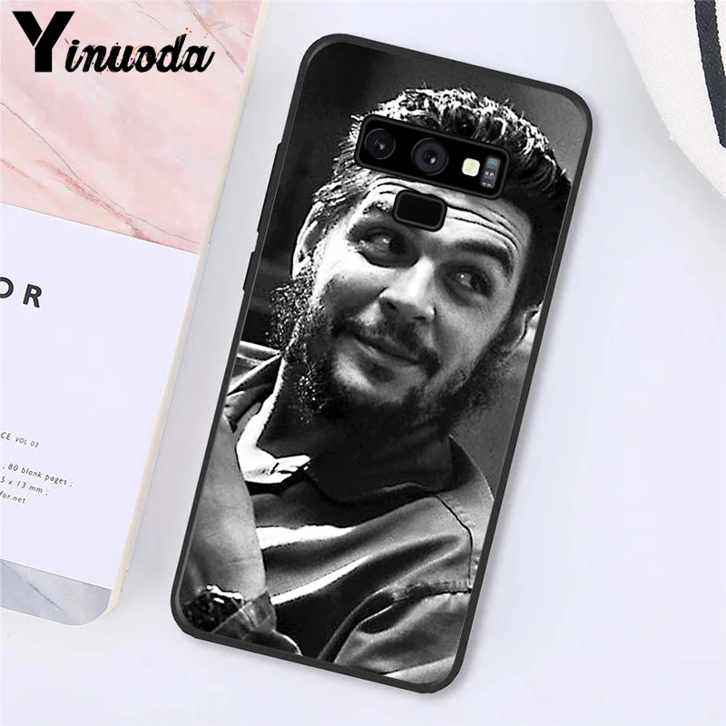 che guevara Smoking Guevara Cigar leader   