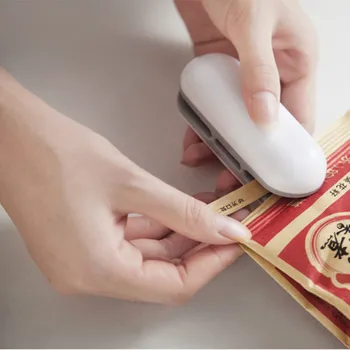 

1 PC Portable Mini Heat Sealing Machine Ceramic Impulse Sealer Household Seal Packing Capper Plastic Bag Sealer