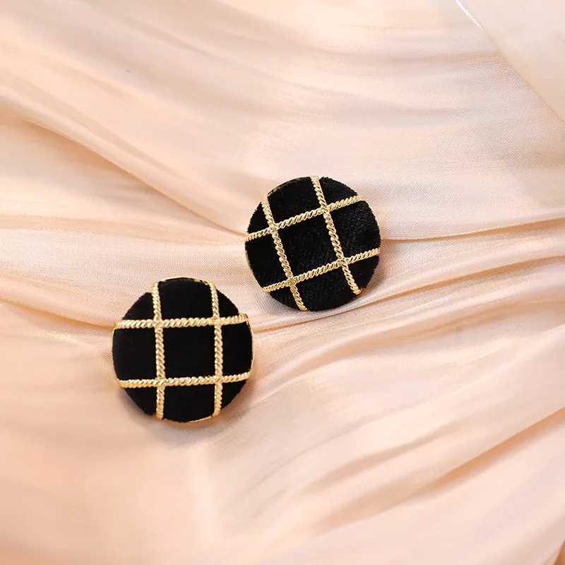 black Корейская зима S925 Серебряная игла модные простые круглые серьги-гвоздики золотые металлические вечерние ювелирные изделия для свадьбы - Окраска металла: black