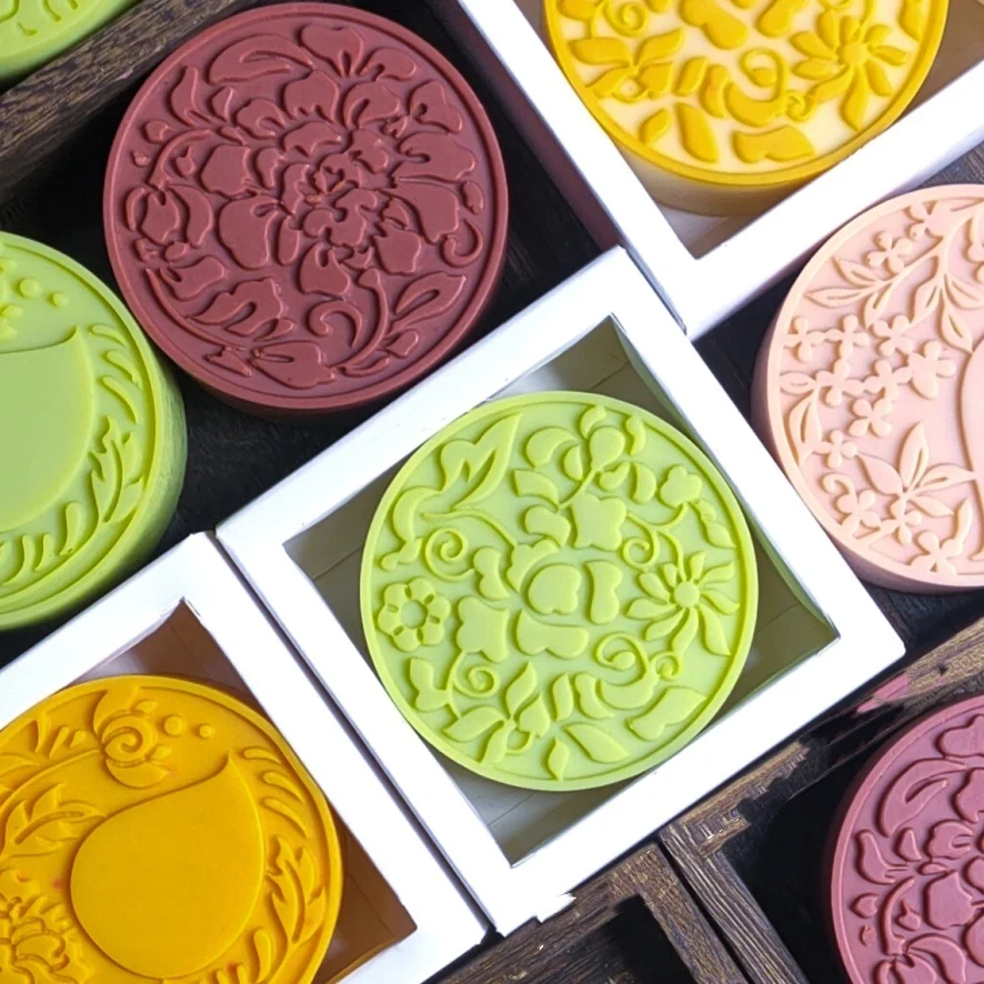 

PRZY Silicone Soap 2D Round Shape Molds Chinese Style Flower Carved Pattern Scented Soap Candle Mold Clay Resin Moulds