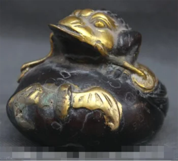 

S0900 China Folk Bronze Gilt Animal Golden Toad Spittor Bat Peach Wealth Money Statue
