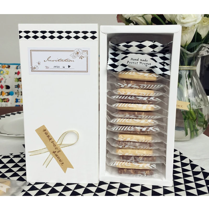 

50Pcs/lot Cute Gold Floral Kraft Paper white Color Sealing Baking Biscuit Bag Decorative Seal Sticker