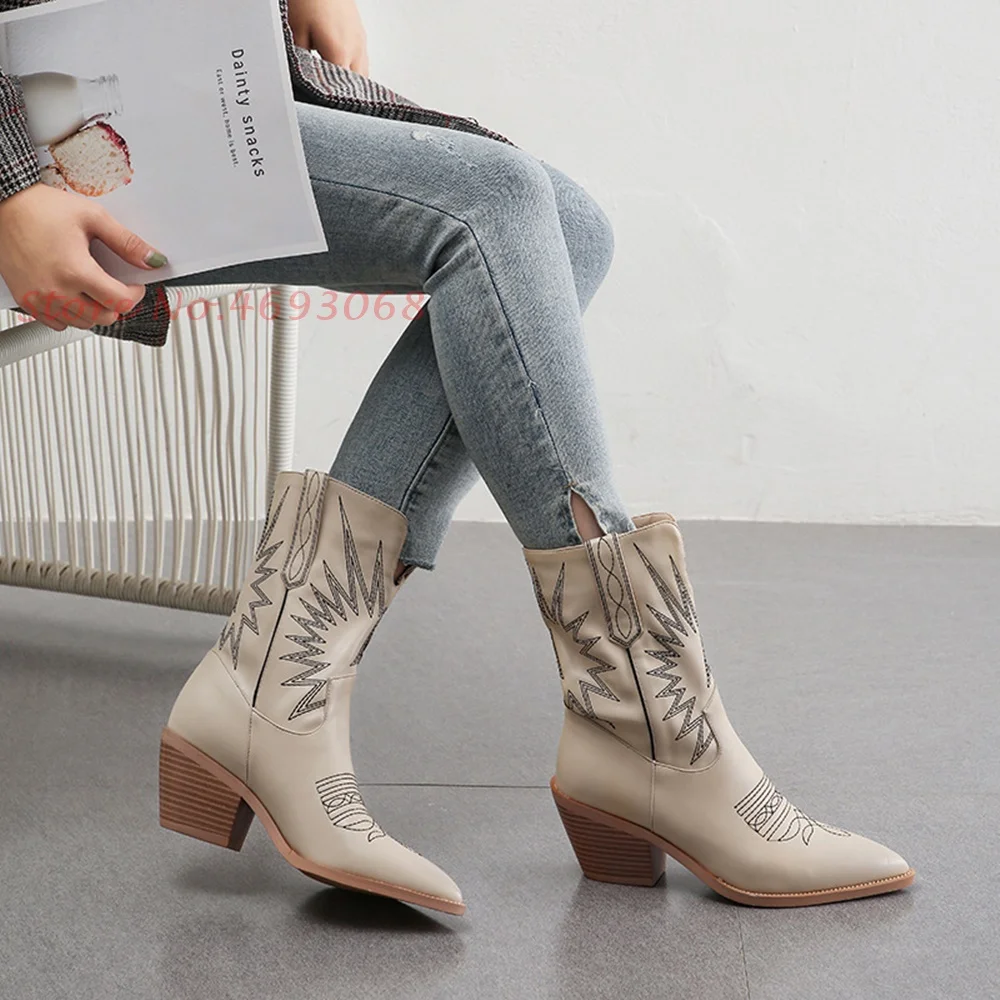 

Totem Low Heel Short Boots Women Block Heels Pointed Toe Printing Ankle Modern Booties Slip On British Style All-match Shoes