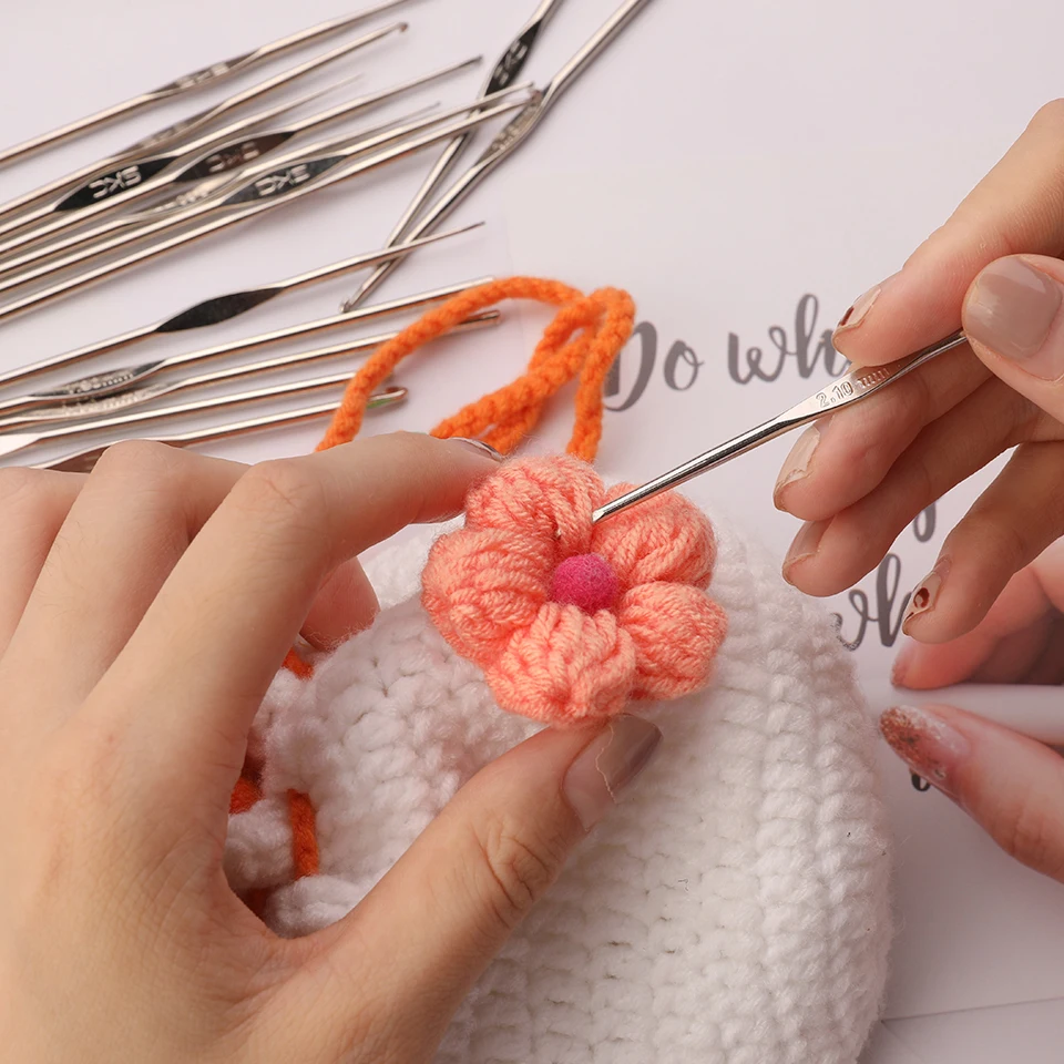 1Pcs Crochet Hooks Yarn Hook Crochet Needles Sweater Weaving Knitting Sewing Yarn Needles For Beginners Silver 0.5-2.7 crochet needles crochet hooks
