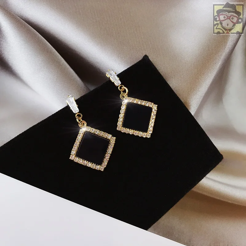 14790869698_896568517