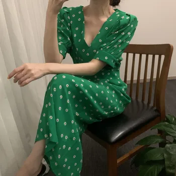 

VICONE Han edition chic French temperament show thin v-neck hubble-bubble sleeve long dress