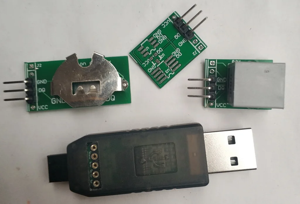 

1-Wire Programmer Ds9097u 12v and 5v in One Version with Housing