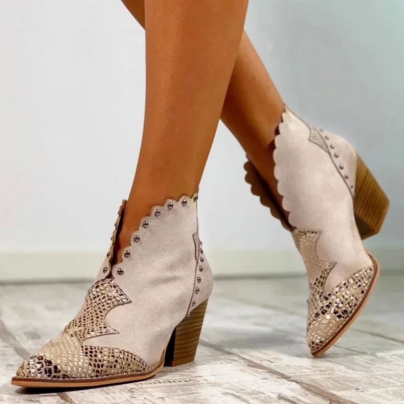 

Women Rivet Boots Female Autumn Winter Shoes Snake Print Leather Ankle Boots Pointed Toe Boots Wedge Heels Shoes Woman Boots2020