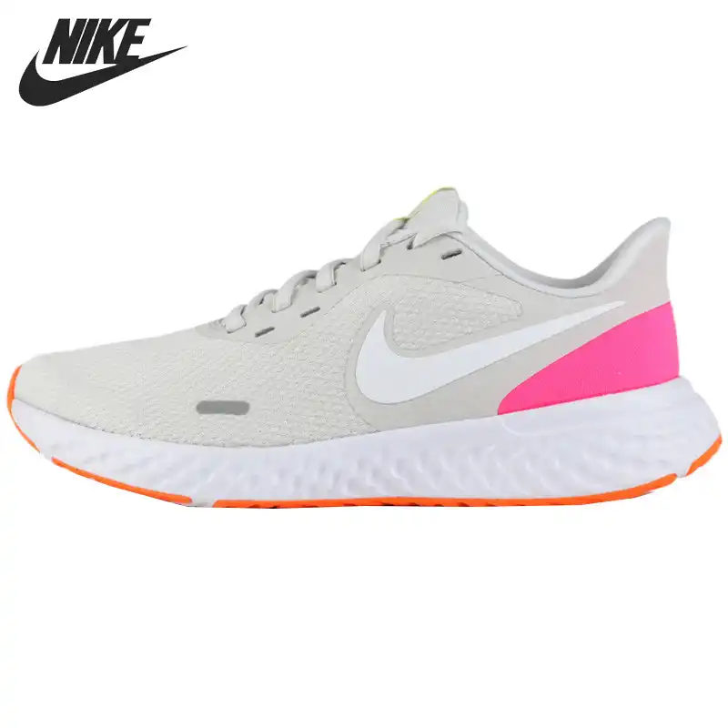 nike revolution woman