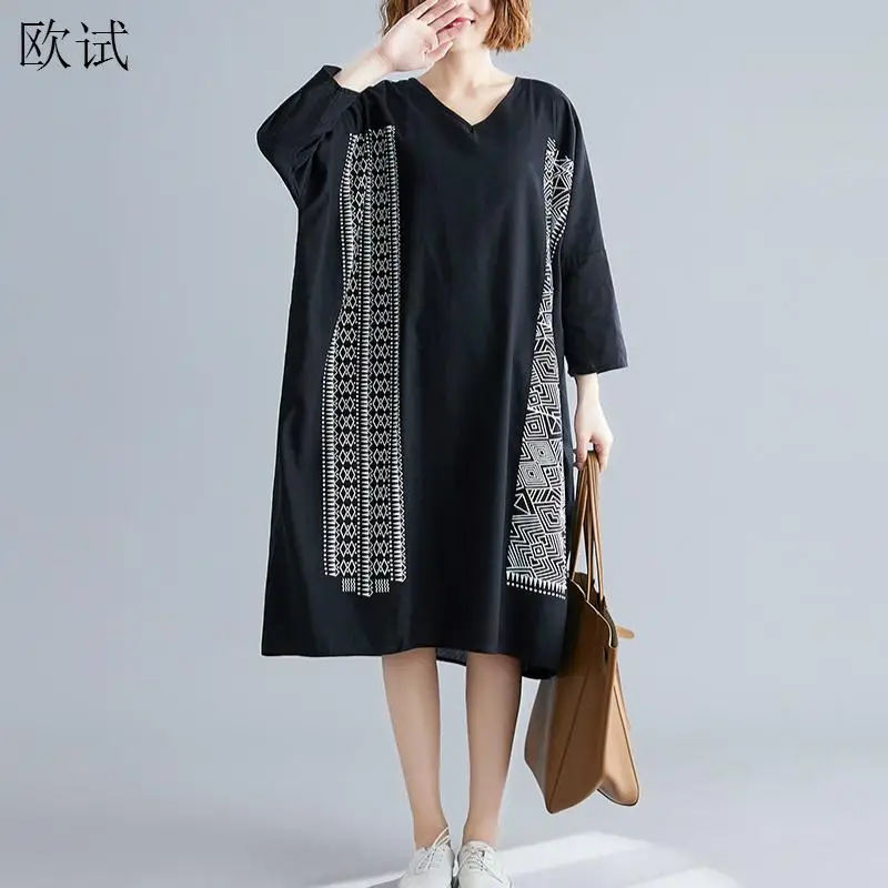 Женское Повседневное платье в полоску черное свободное большого размера с