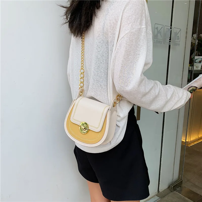 

2019 new foreign color shoulder bag Korean version of Joker chain slung saddle bag