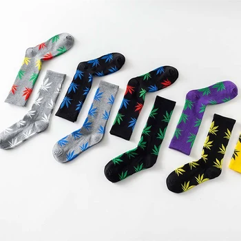 

Unisex Threaded Tube Maple Leaf Socks Male Socks 2019 New Autumn Winter Europe Hemp Leaf Socks
