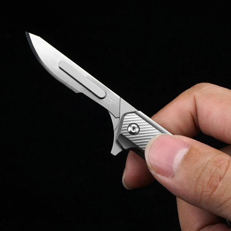 BEEK Mini Couteau Pliant Avec Clip, Scalpel, Couteau Porte-Clés, 10 Lames Interchangeables Figure 24, Mini Couteau De Poche Edc Pour l'Extérieur, Le Camping (G10 Noir Grand
