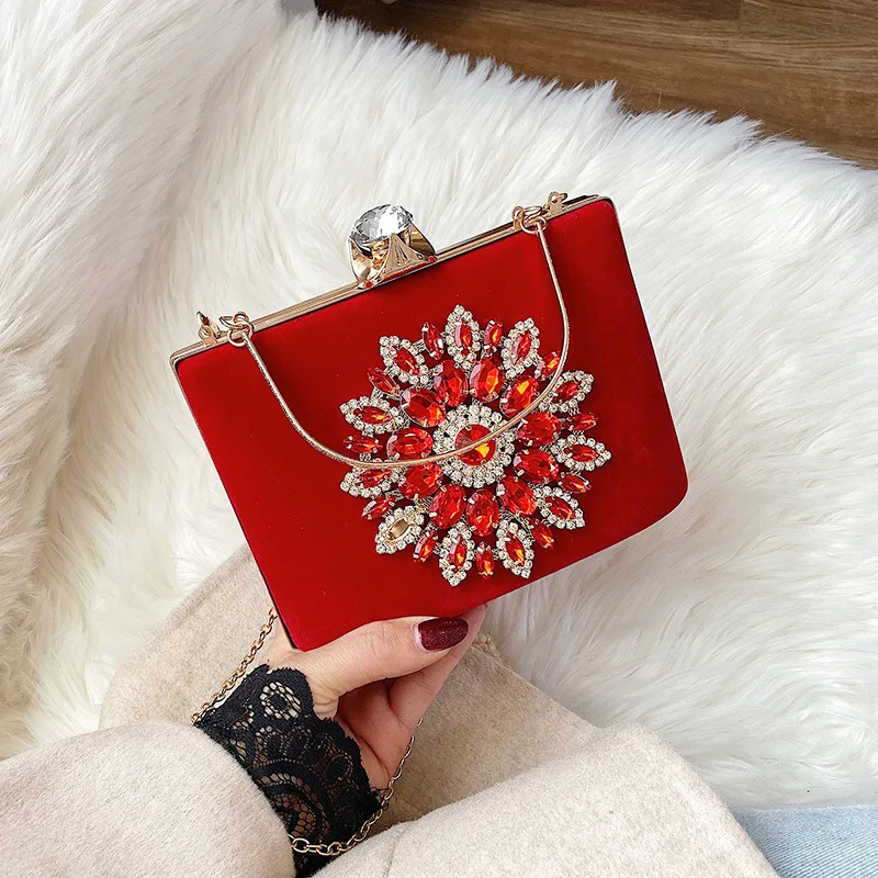 

2019 New Style Retro Dinner Handbag Banquet Bag Diamond Set Handbag Oblique Bag Evening Bag li fu bao Bag Bridal Bag