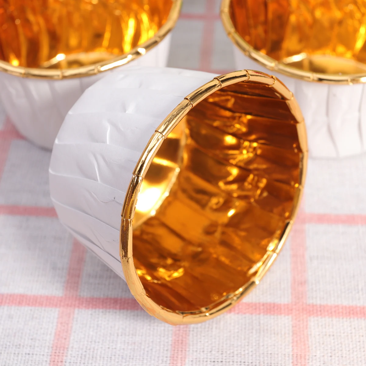 100pcs Disposable Curled Baking Cake Cups Heat-Resistant Paper Muffin Cupcake Paper Cups Baking Cupcake Wrappers Cake Wrapper