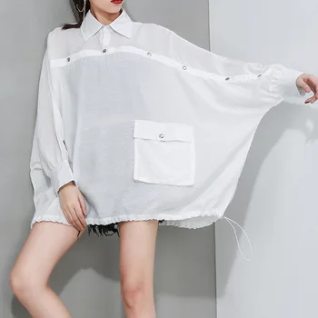 

XUXI South Korea Spring 2020 New Summer Fashion Women's Robe Bat Manga Irregular Character Loose Black White T-shirt FZ0918
