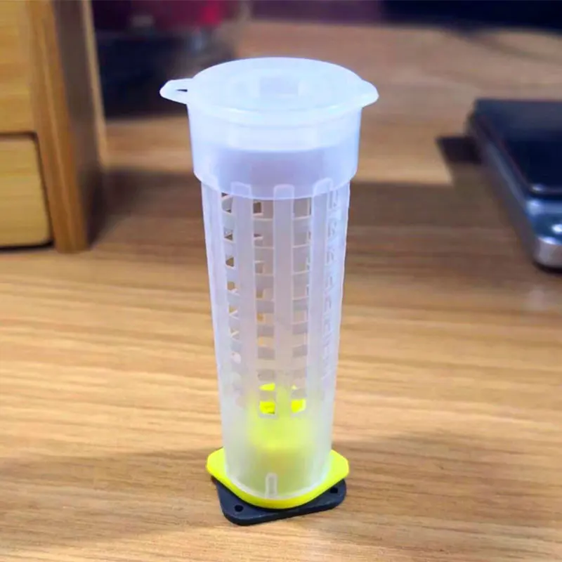 

Protection Cover Equipement Yuking Cover Queen Cage Multifunctional Prisoner Cage With Cup Apiculture Anti-bite Beeware Cages