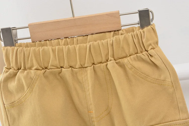 13182409946_123563804