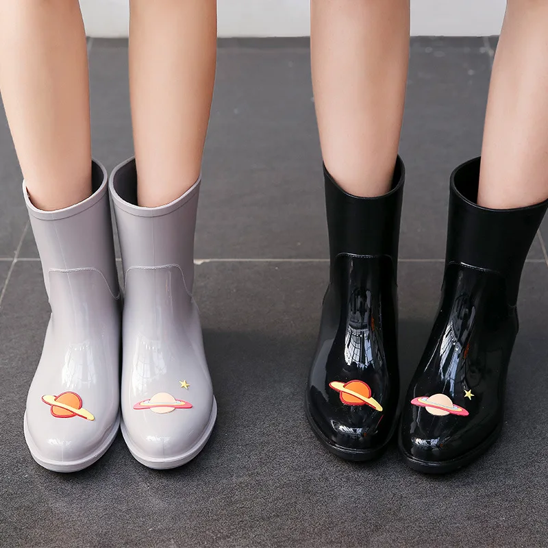 knee high water boots