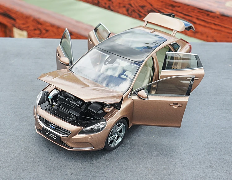 1:18 высокое тщательное VOLVO V40 сплав модель автомобиля статические металлические модельные автомобили с оригинальной коробкой
