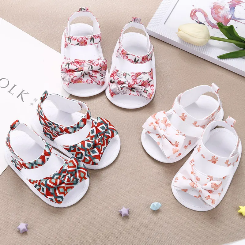 [Simfamily]/ хлопковые сандалии обувь для новорожденных летние Мягкие стильные сандалии для маленьких мальчиков и девочек милые сандалии на мягкой подошве с мультяшным принтом