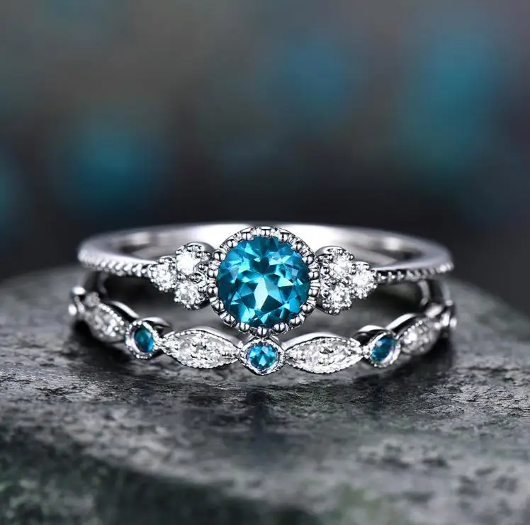 2Pcs/Set rings 2019 New Luxury Green Blue Stone Crystal Rings For Women Sliver Color Wedding Engagement fashion Jewelry